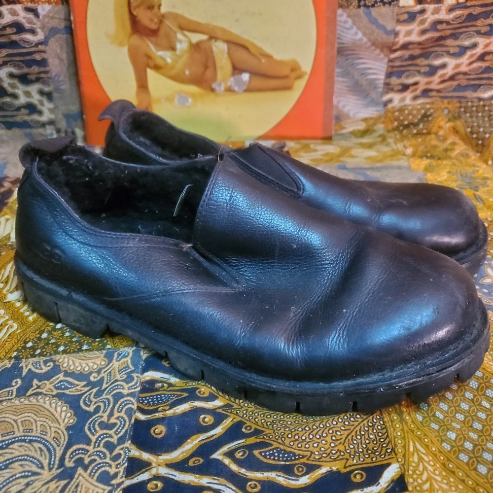 UGG FLUFFY CHUCKA LOW BLACK 13